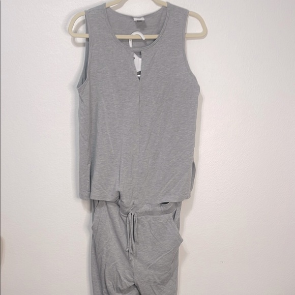 CAbi Summer Jumpsuit Gray Sleeveless Size Medium PTP 20” EUC - Picture 4 of 12